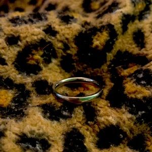 Unisex titanium wedding band